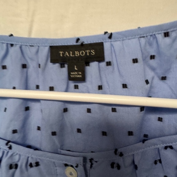 Talbots Blue Blouse Elegant Design Size Large lightweight - Picture 2 of 2